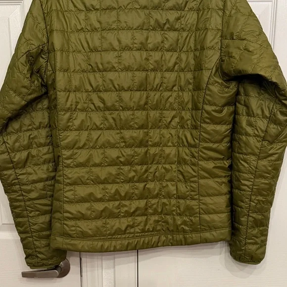PATAGONIA Men's Nano Puff Jacket in Pond Green Sz S - NWOT!! - Picture 8 of 10